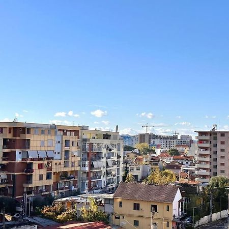 Family Living Tirana Lägenhet Exteriör bild