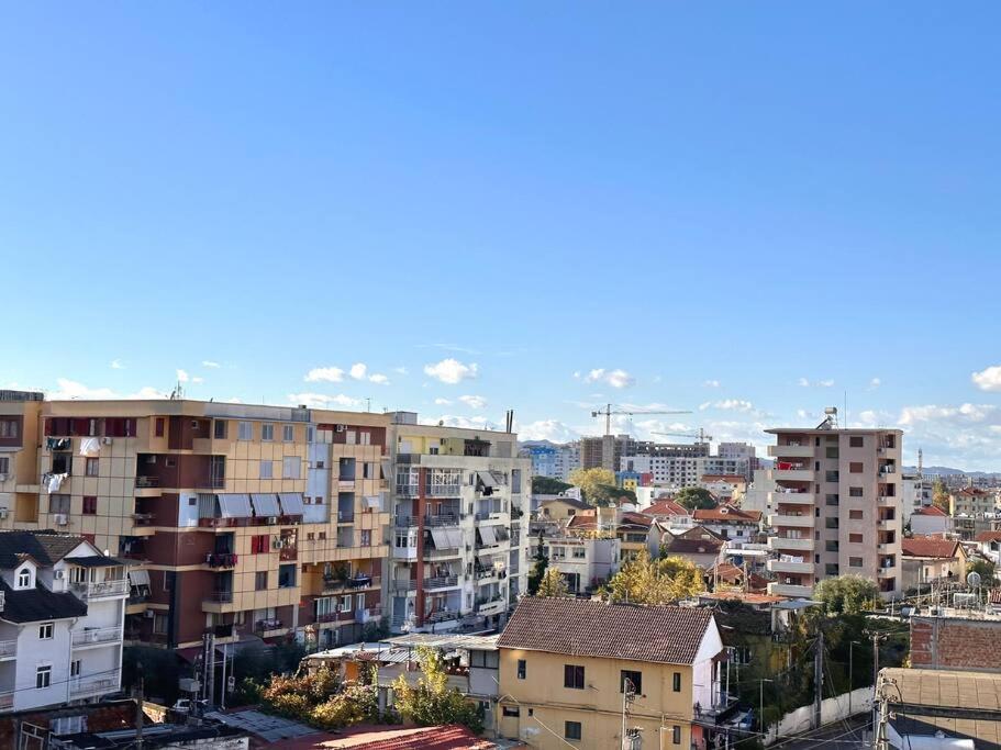 Family Living Tirana Lägenhet Exteriör bild
